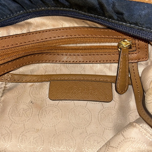 Michael Kors purse - Picture 8 of 10